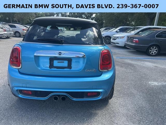 Photo of 2016 Electric Blue Metallic MINI Hardtop