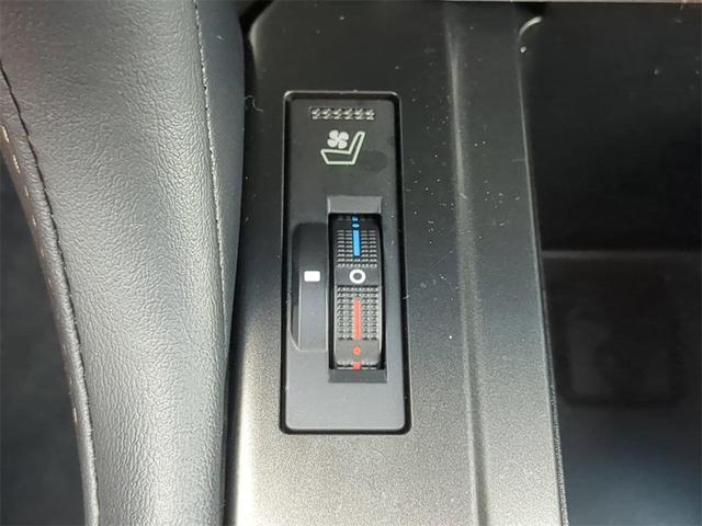 Photo of 2023 Black Onyx Lexus GX 460