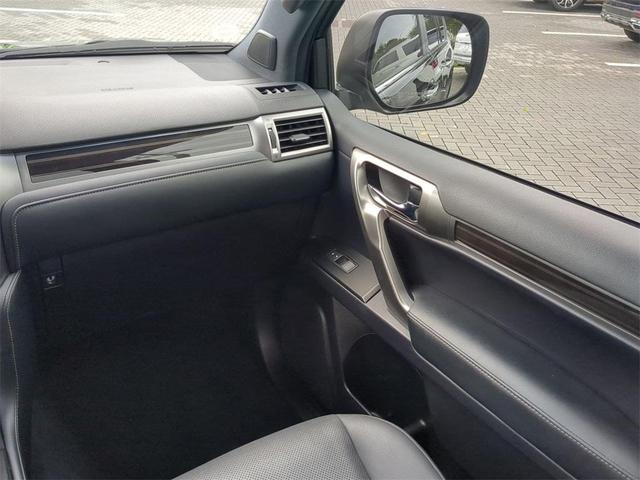 Photo of 2023 Black Onyx Lexus GX 460