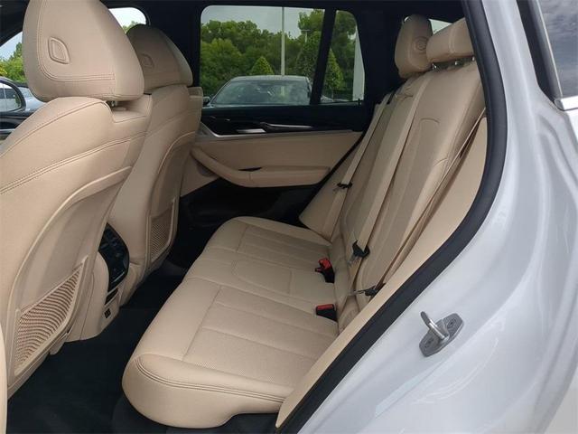 Photo of 2022 Mineral White Metallic BMW X3