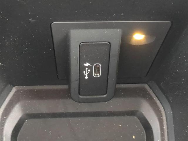 Photo of 2022 Mineral White Metallic BMW X3
