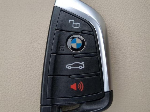 Photo of 2022 Mineral White Metallic BMW X3