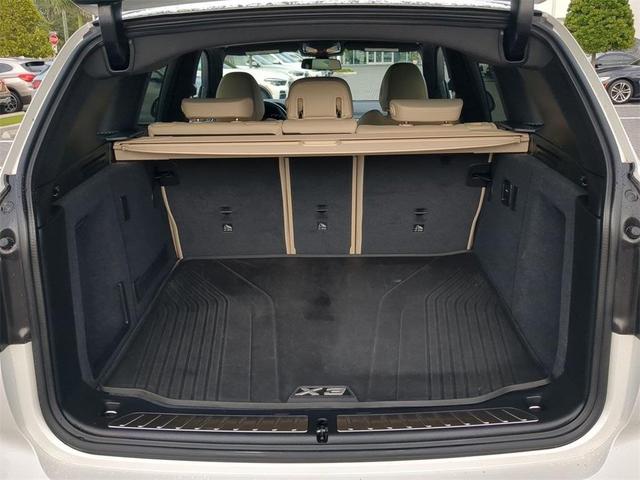 Photo of 2022 Mineral White Metallic BMW X3