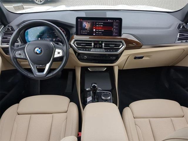 Photo of 2022 Mineral White Metallic BMW X3