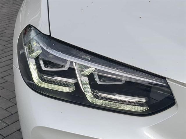 Photo of 2022 Mineral White Metallic BMW X3