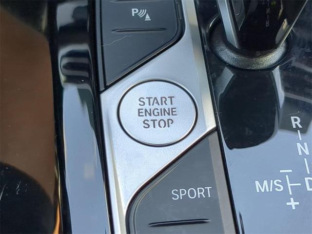 Photo of 2024 Mineral White Metallic BMW X3