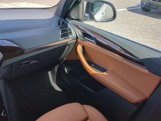 Photo of 2024 Mineral White Metallic BMW X3