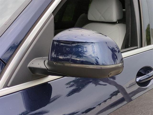 Photo of 2026 Tanzanite Blue II Metallic BMW X7