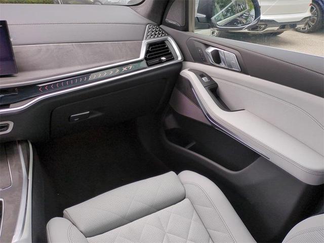 Photo of 2026 Tanzanite Blue II Metallic BMW X7