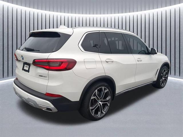 Photo of 2023 Alpine White BMW X5