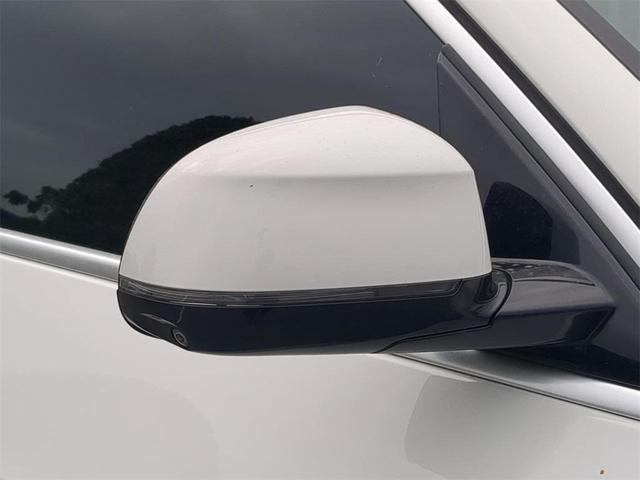 Photo of 2023 Alpine White BMW X5