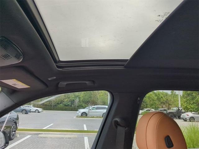 Photo of 2023 Alpine White BMW X5