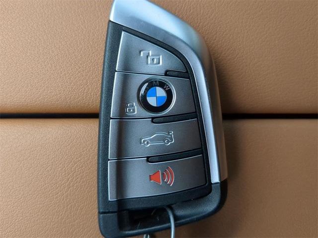 Photo of 2023 Alpine White BMW X5