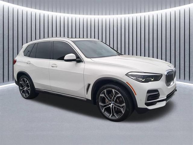 Photo of 2023 Alpine White BMW X5