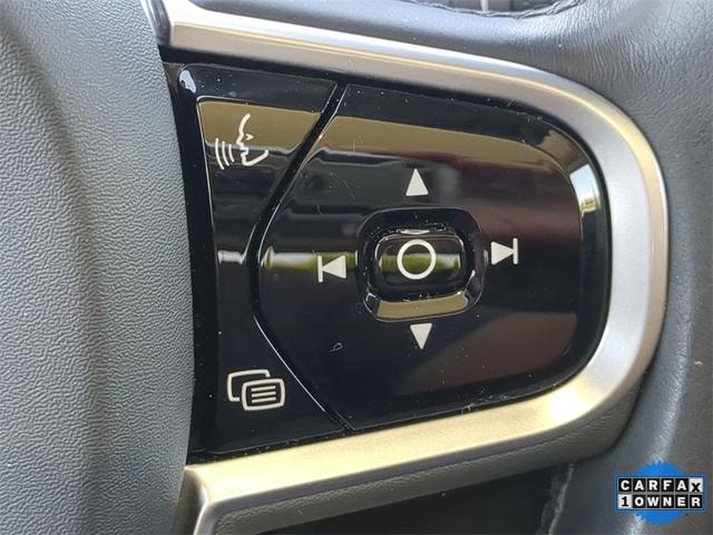 Photo of 2020 Crystal White Metallic Volvo XC60