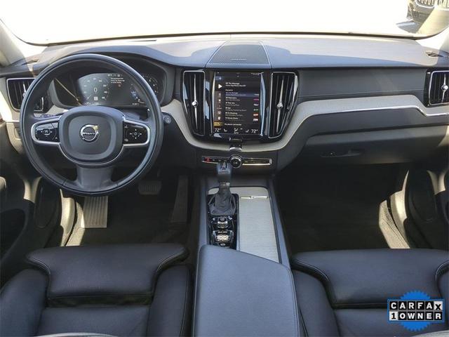 Photo of 2020 Crystal White Metallic Volvo XC60