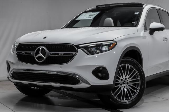 Photo of 2025 Polar White Mercedes-Benz GLC 300