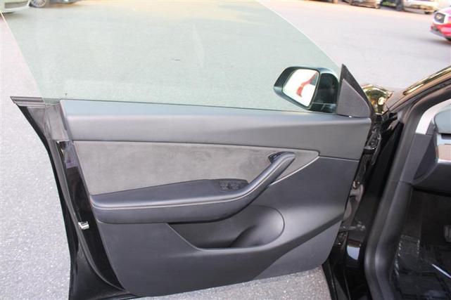 Photo of 2022 Solid Black Tesla Model Y