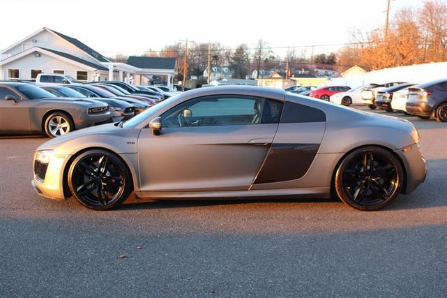 Photo of 2014 Daytona Gray Pearl Effect Audi R8