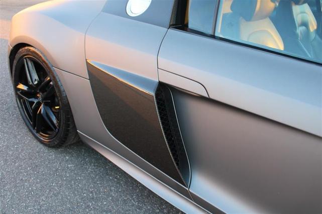 Photo of 2014 Daytona Gray Pearl Effect Audi R8