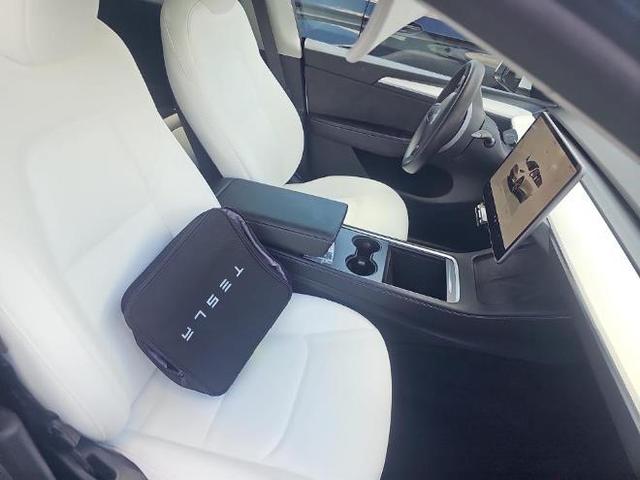 Photo of 2023 Pearl White Multi-Coat Tesla Model Y