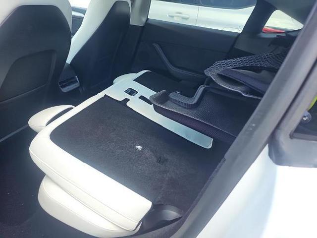 Photo of 2023 Pearl White Multi-Coat Tesla Model Y