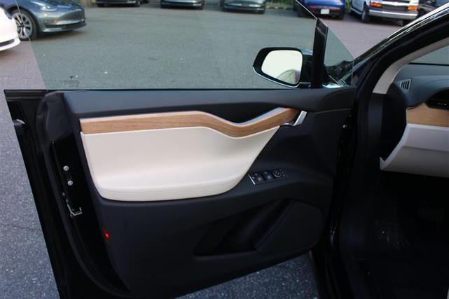 Photo of 2019 Solid Black Tesla Model X