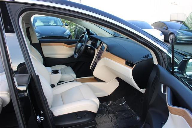 Photo of 2019 Solid Black Tesla Model X