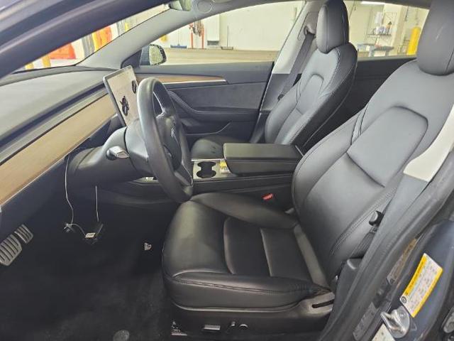 Photo of 2022 Midnight Silver Metallic Tesla Model 3