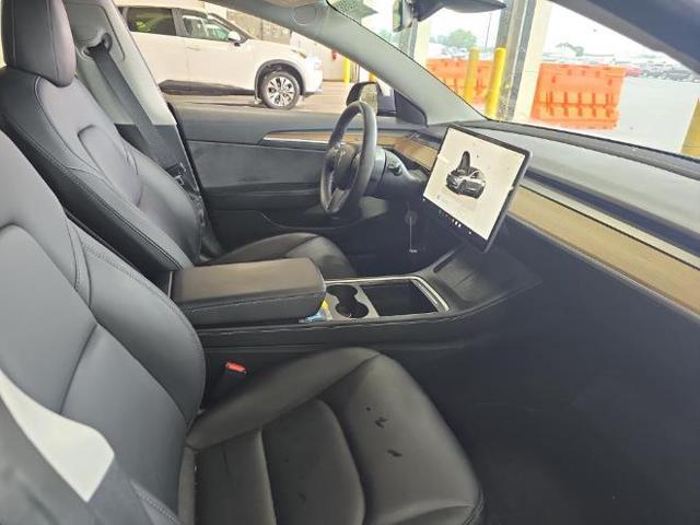 Photo of 2022 Midnight Silver Metallic Tesla Model 3