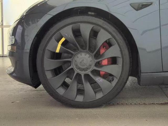 Photo of 2022 Midnight Silver Metallic Tesla Model 3