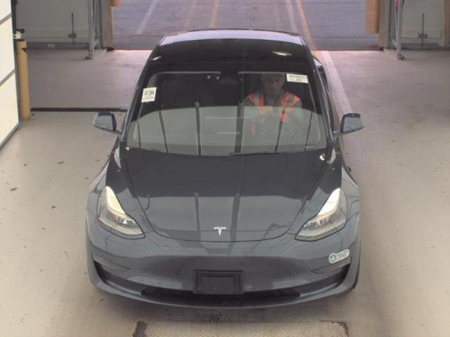 Photo of 2022 Midnight Silver Metallic Tesla Model 3