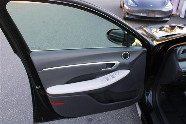 Photo of 2025 Abyss Black Hyundai SONATA