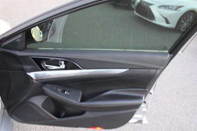 Photo of 2022 Brilliant Silver Metallic Nissan Maxima