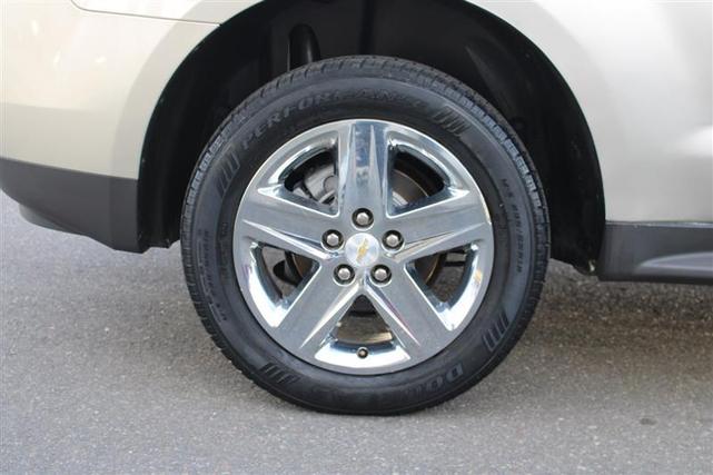 Photo of 2016 Champagne Silver Metallic Chevrolet Equinox