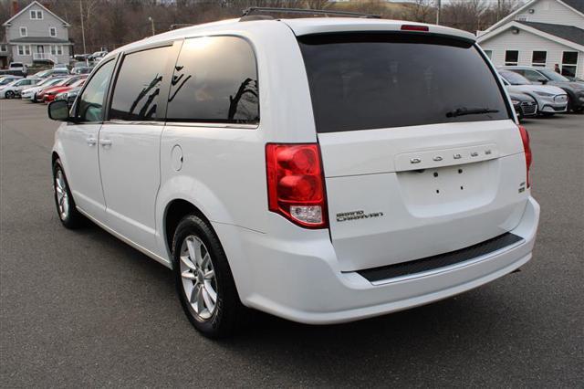 Photo of 2018 White Knuckle Clearcoat Dodge Grand Caravan