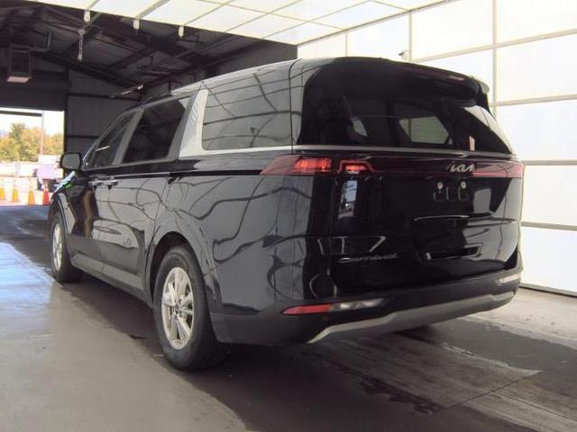 Photo of 2022 Deep Chroma Blue Kia Carnival