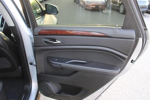 Photo of 2014 Radiant Silver Metallic Cadillac SRX