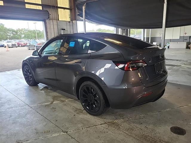 Photo of 2022 Midnight Silver Metallic Tesla Model Y