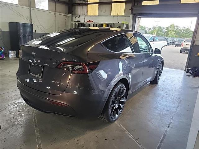 Photo of 2022 Midnight Silver Metallic Tesla Model Y