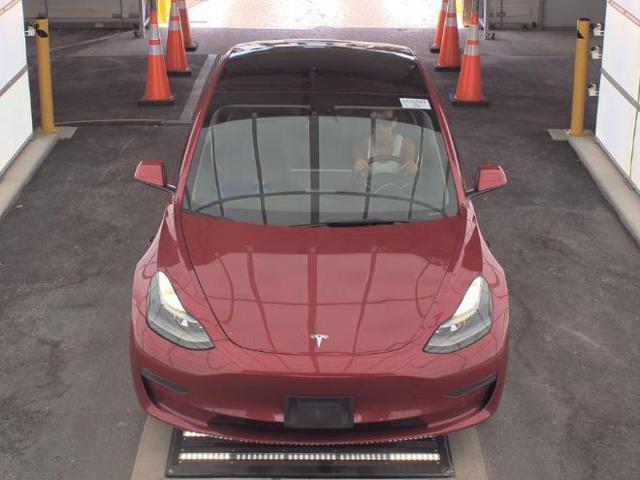 Photo of 2022 Red Multi-Coat Tesla Model 3