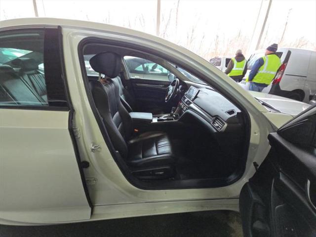 Photo of 2021 Platinum White Pearl Honda Accord