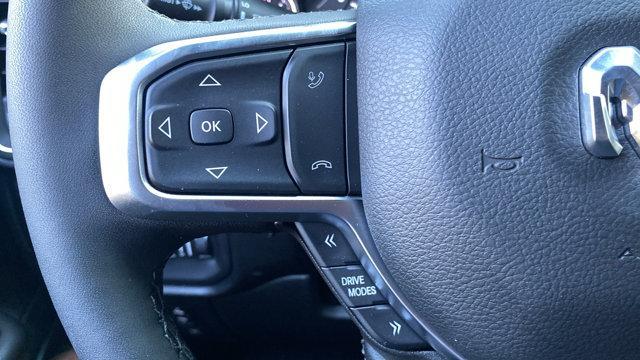 Photo of 2026 Diamond Black Crystal Pearlcoat RAM 1500