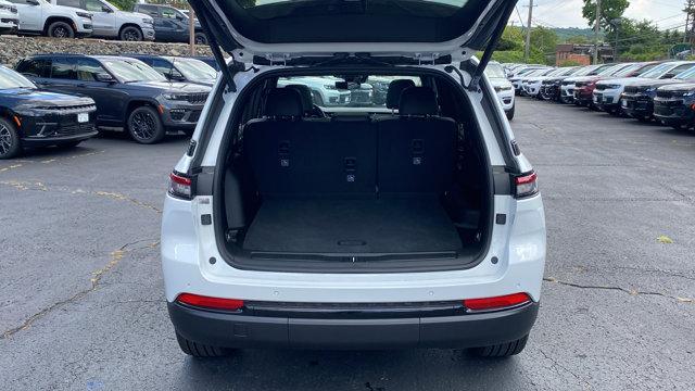 Photo of 2025 Bright White Clearcoat Jeep Grand Cherokee