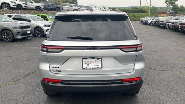 Photo of 2025 Silver Zynith Jeep Grand Cherokee
