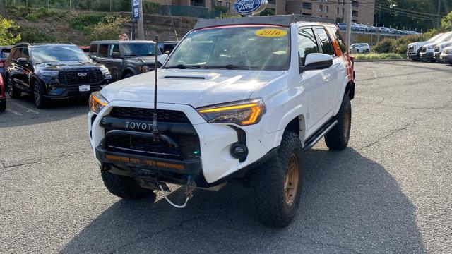 Photo of 2016 Super White Toyota 4Runner