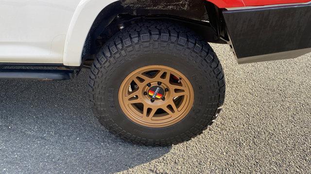 Photo of 2016 Super White Toyota 4Runner