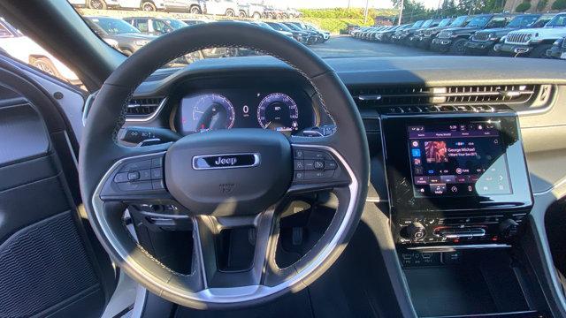 Photo of 2025 Bright White Clearcoat Jeep Grand Cherokee