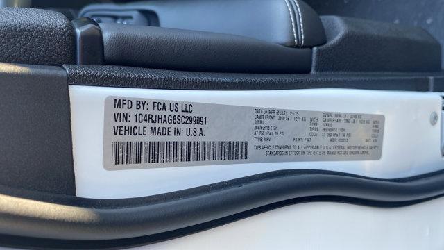 Photo of 2025 Bright White Clearcoat Jeep Grand Cherokee