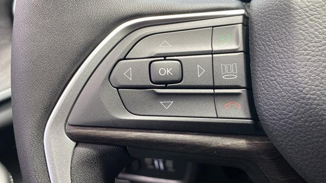 Photo of 2025 Silver Zynith Jeep Grand Cherokee